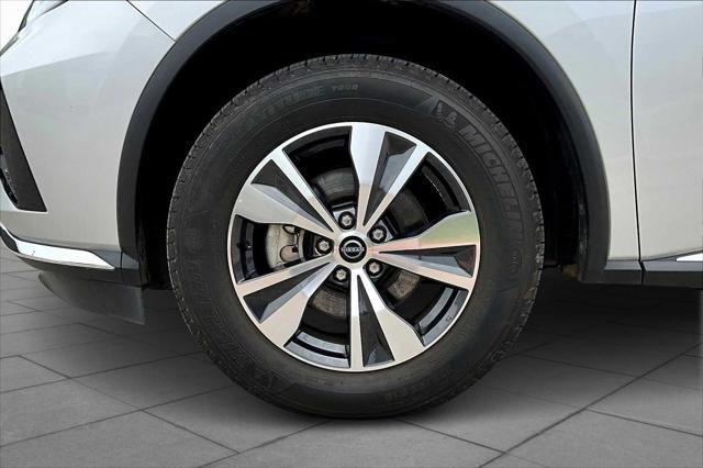 Photo of 2023 Brilliant Silver Metallic Nissan Murano