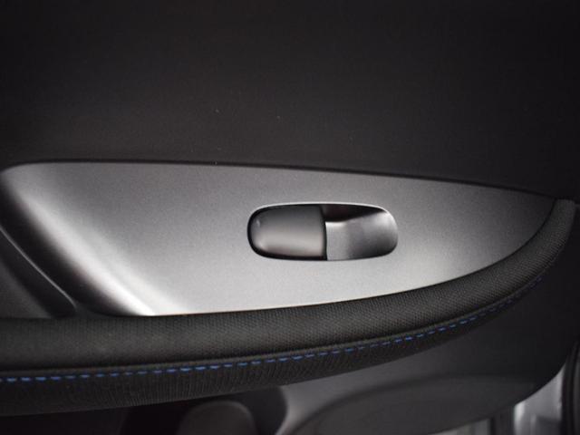 Photo of 2023 Gun Metallic Nissan Leaf