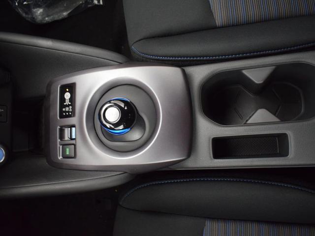 Photo of 2023 Gun Metallic Nissan Leaf
