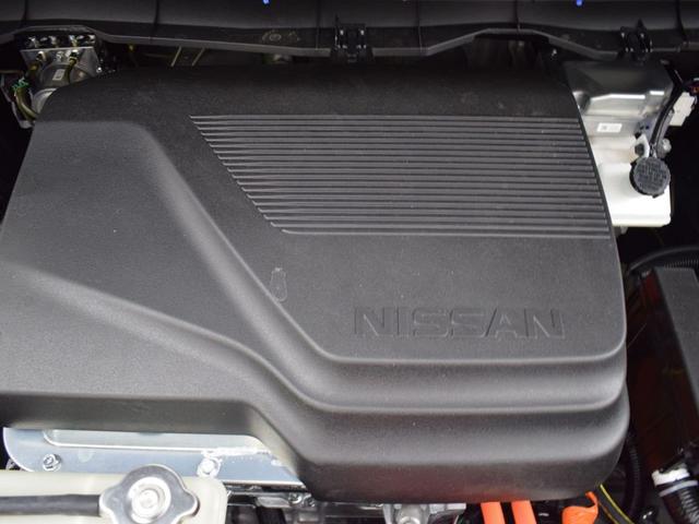 Photo of 2023 Gun Metallic Nissan Leaf