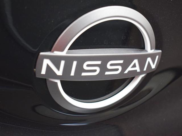 Photo of 2023 Gun Metallic Nissan Leaf