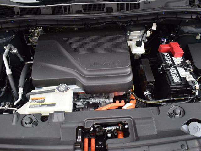 Photo of 2023 Gun Metallic Nissan Leaf