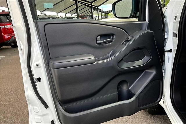 Photo of 2025 Glacier White Nissan Frontier