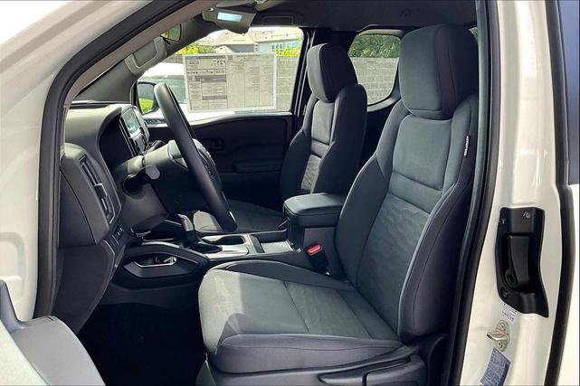Photo of 2025 Glacier White Nissan Frontier