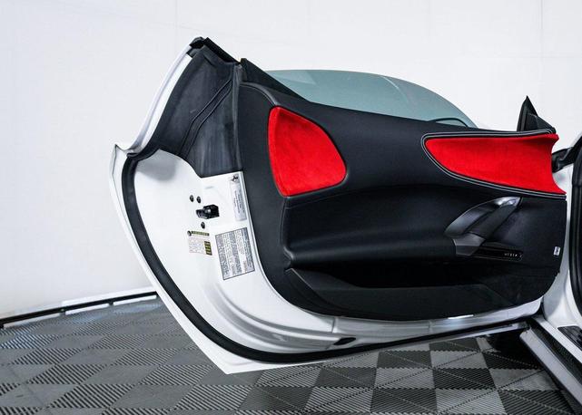 Photo of 2023 Bianco Cervino Ferrari SF90 Spider