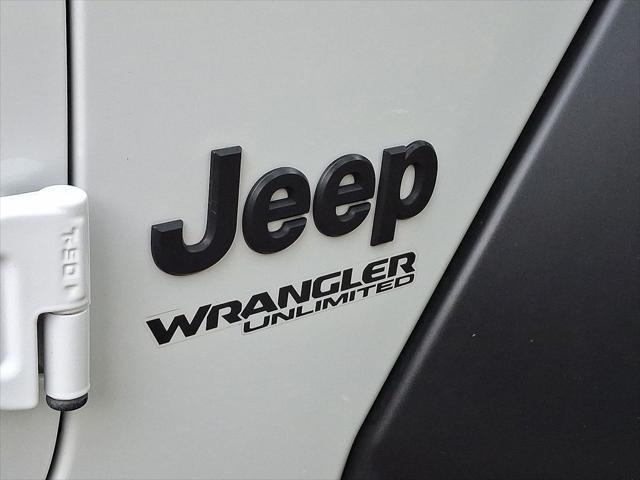Photo of 2022 Bright White Clearcoat Jeep Wrangler Unlimited