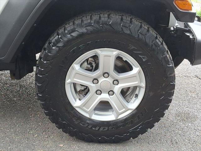 Photo of 2022 Bright White Clearcoat Jeep Wrangler Unlimited