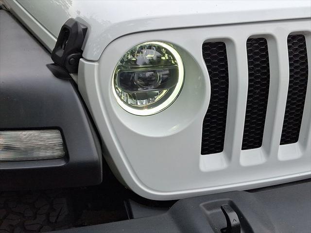 Photo of 2022 Bright White Clearcoat Jeep Wrangler Unlimited