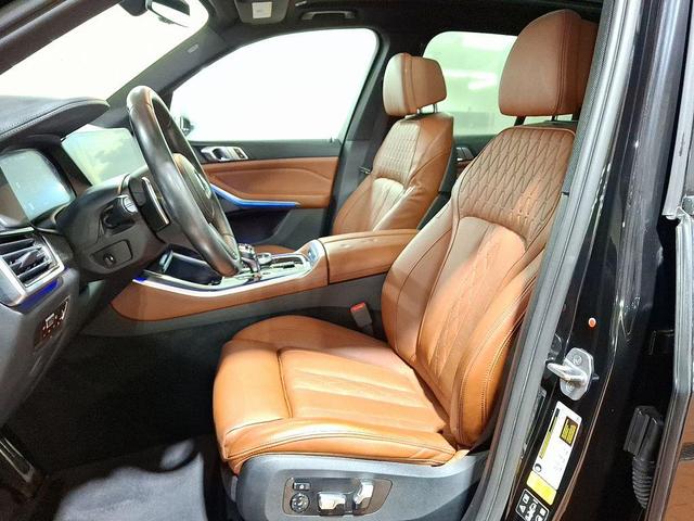 Photo of 2022 Black Sapphire Metallic BMW X5