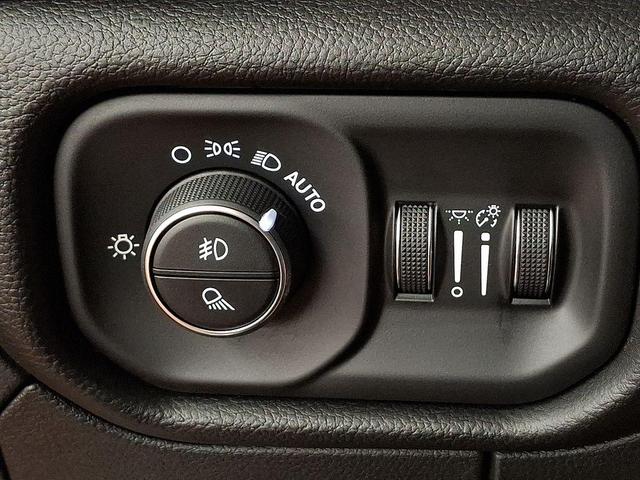 Photo of 2022 Bright White Clearcoat RAM 1500