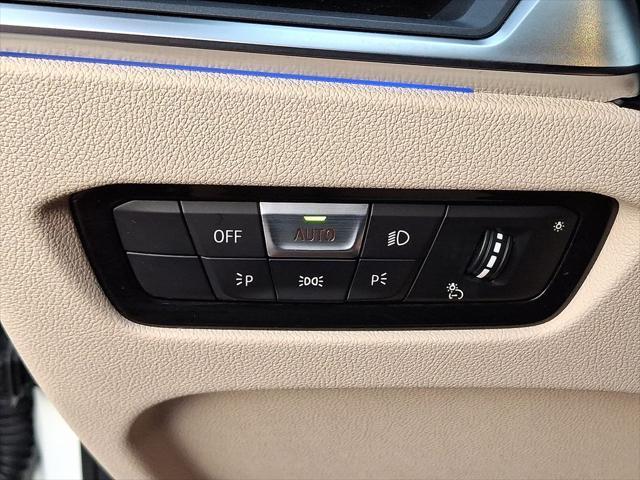 Photo of 2022 Alpine White BMW 330