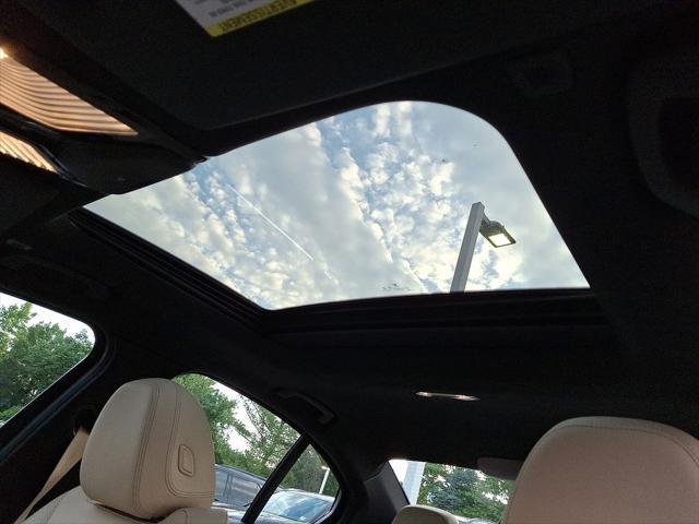 Photo of 2022 Alpine White BMW 330