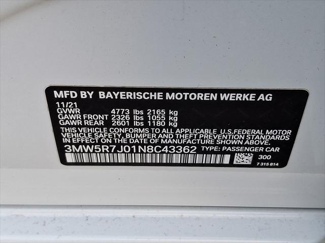 Photo of 2022 Alpine White BMW 330