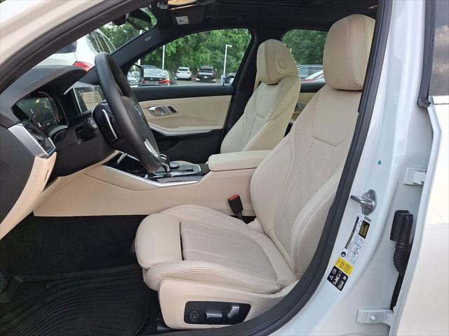Photo of 2022 Alpine White BMW 330