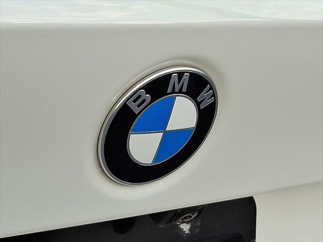 Photo of 2022 Alpine White BMW 330