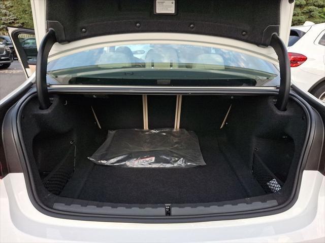 Photo of 2022 Alpine White BMW 330