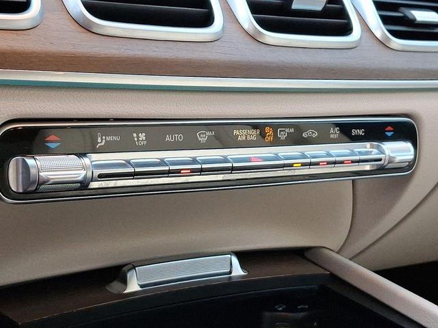 Photo of 2022 White Mercedes-Benz GLE 350