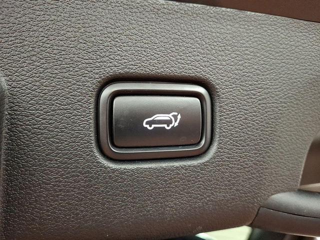 Photo of 2023 Shadow Matte Gray Kia Sportage Hybrid