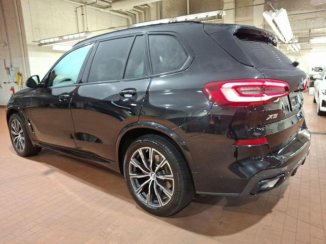 Photo of 2023 Black Sapphire Metallic BMW X5