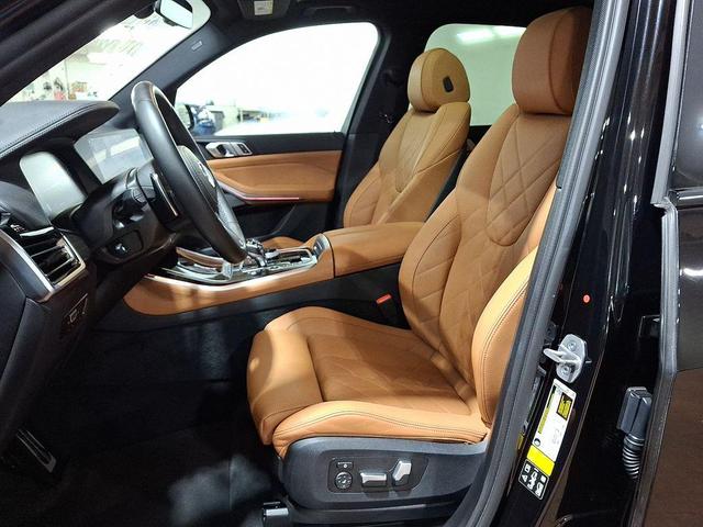 Photo of 2023 Black Sapphire Metallic BMW X5