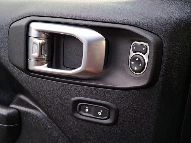 Photo of 2021 Black Clearcoat Jeep Gladiator