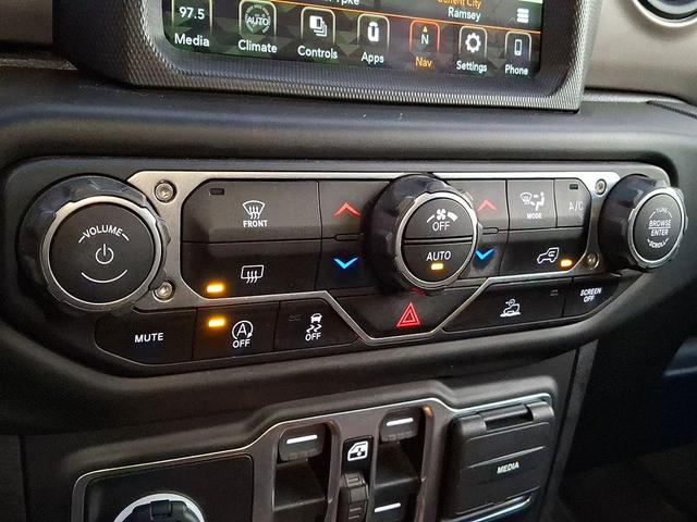 Photo of 2021 Black Clearcoat Jeep Gladiator