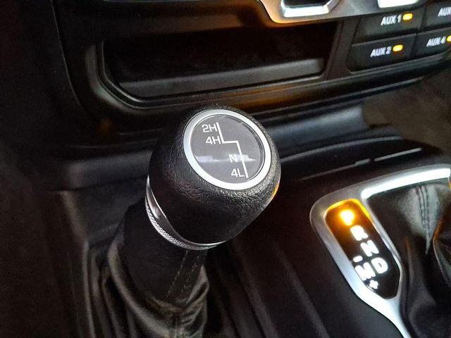 Photo of 2021 Black Clearcoat Jeep Gladiator