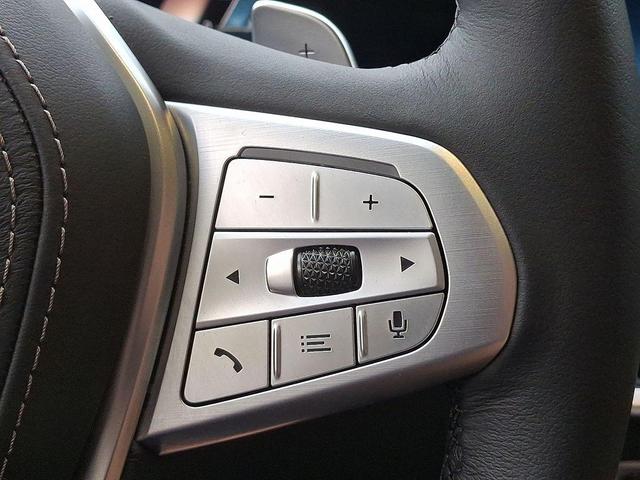Photo of 2025 Mineral White Metallic BMW X7