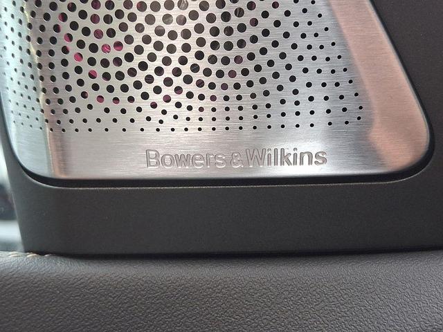 Photo of 2025 Mineral White Metallic BMW X7