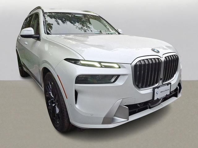 Photo of 2025 Mineral White Metallic BMW X7