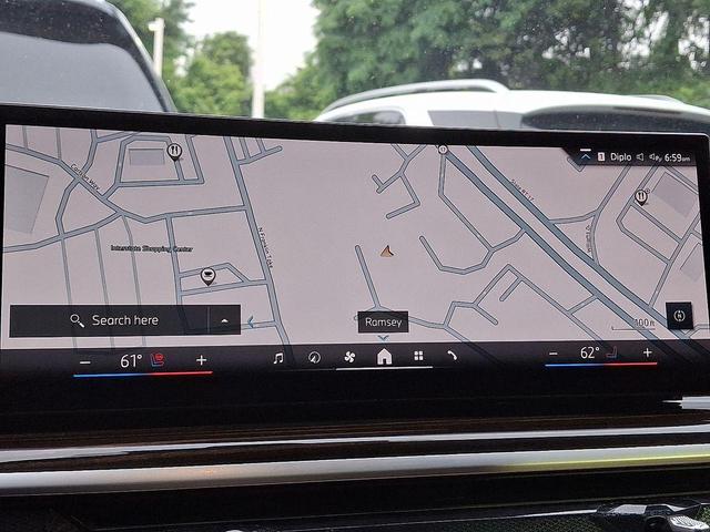 Photo of 2025 Mineral White Metallic BMW X7