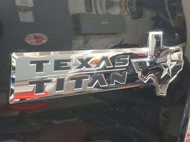 Photo of 2021 Super Black Nissan Titan