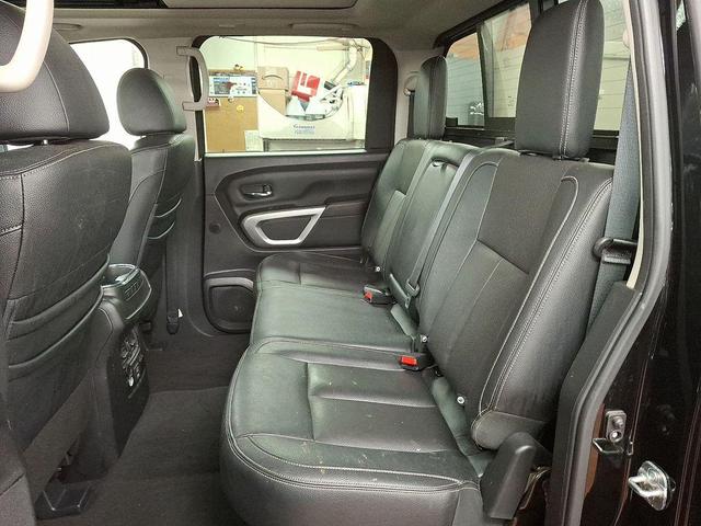 Photo of 2021 Super Black Nissan Titan