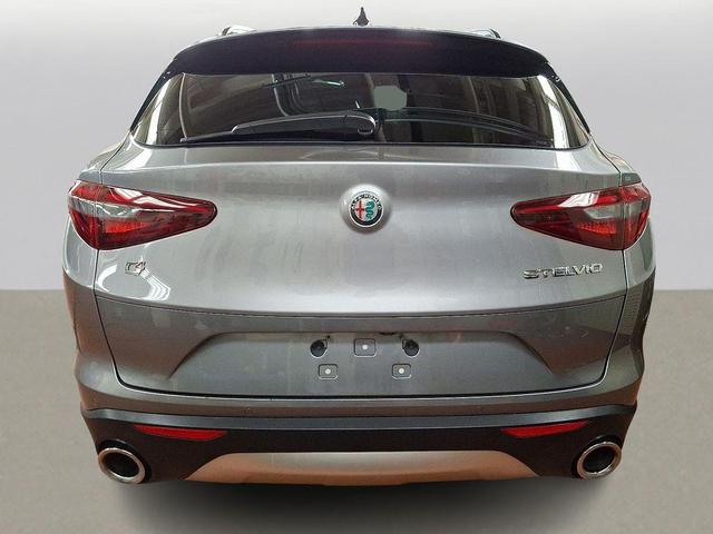Photo of 2018 Stromboli Gray Metallic Alfa Romeo Stelvio
