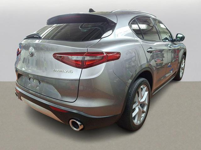Photo of 2018 Stromboli Gray Metallic Alfa Romeo Stelvio