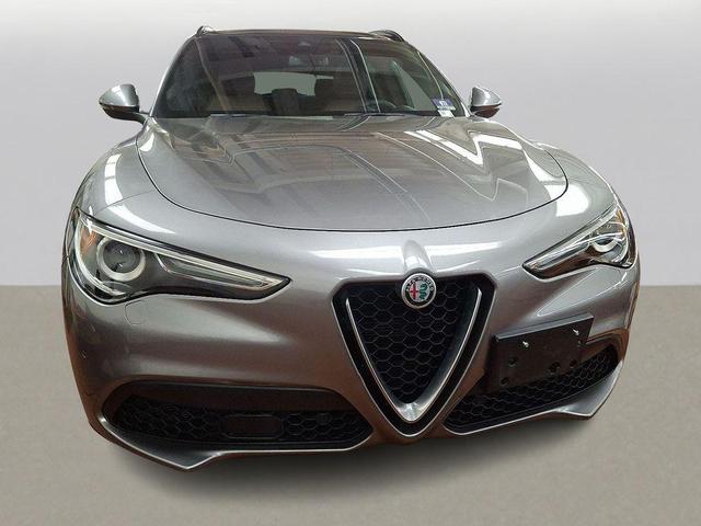Photo of 2018 Stromboli Gray Metallic Alfa Romeo Stelvio