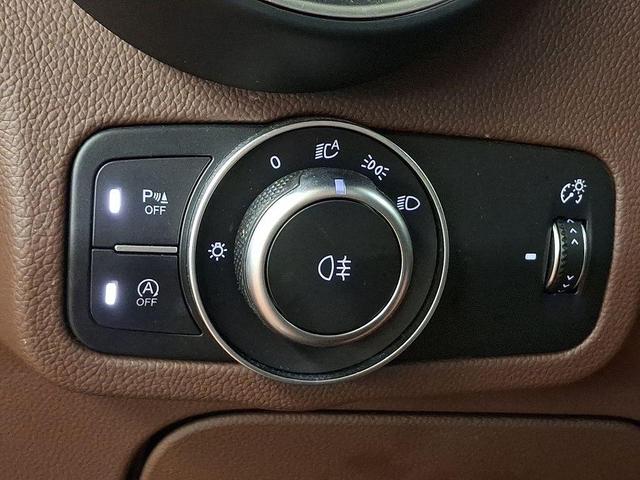 Photo of 2018 Stromboli Gray Metallic Alfa Romeo Stelvio