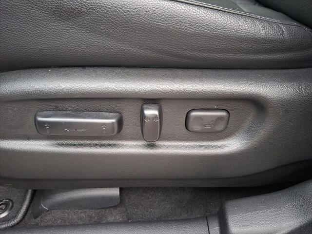 Photo of 2023 Platinum White Pearl Honda Ridgeline