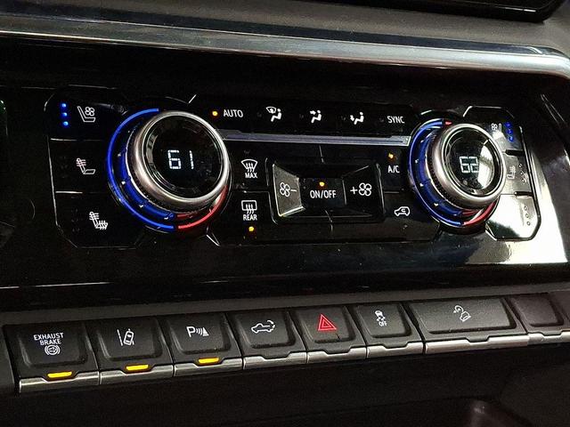Photo of 2024 Onyx Black GMC Sierra 2500