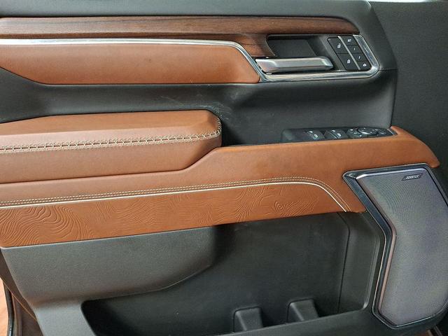 Photo of 2024 Onyx Black GMC Sierra 2500