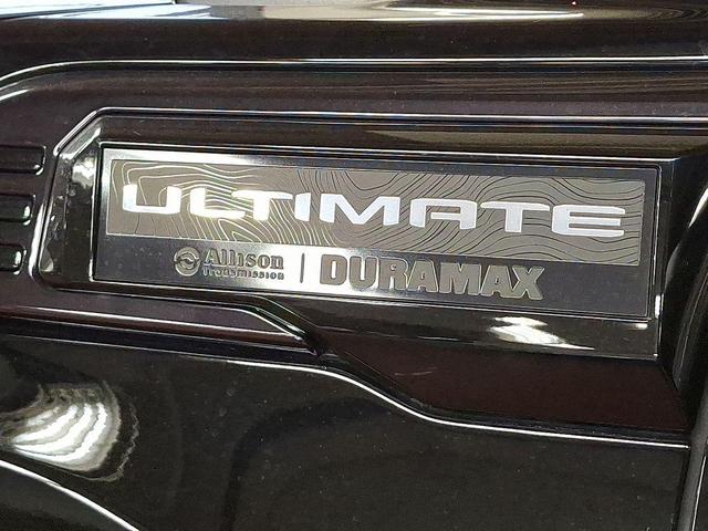Photo of 2024 Onyx Black GMC Sierra 2500