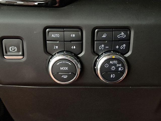Photo of 2024 Onyx Black GMC Sierra 2500