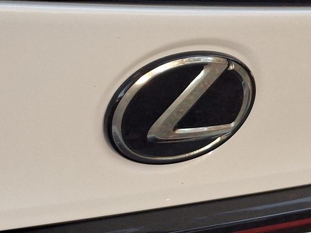 Photo of 2022 Ultra White Lexus IS 350