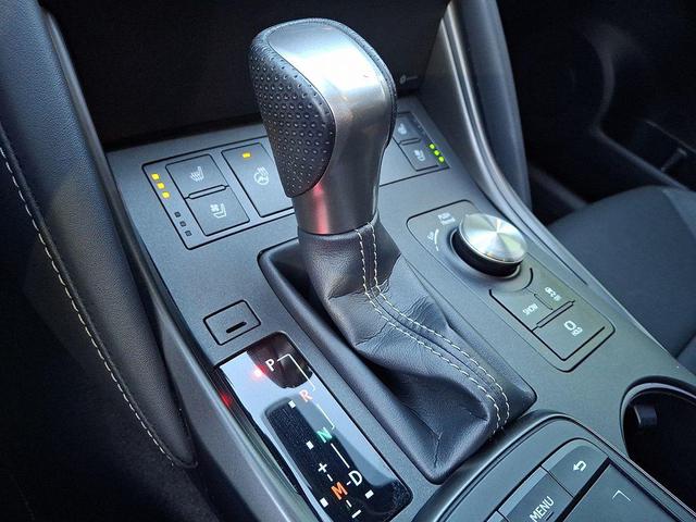 Photo of 2022 Ultra White Lexus IS 350