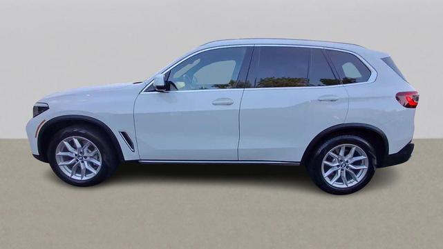 Photo of 2022 Alpine White BMW X5