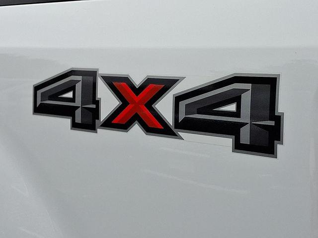 Photo of 2017 Oxford White Ford F-250