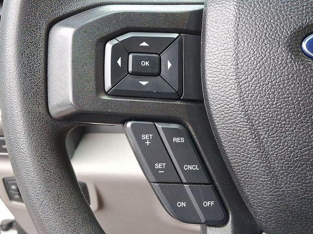 Photo of 2017 Oxford White Ford F-250