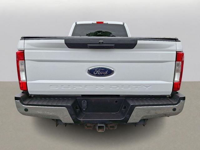 Photo of 2017 Oxford White Ford F-250