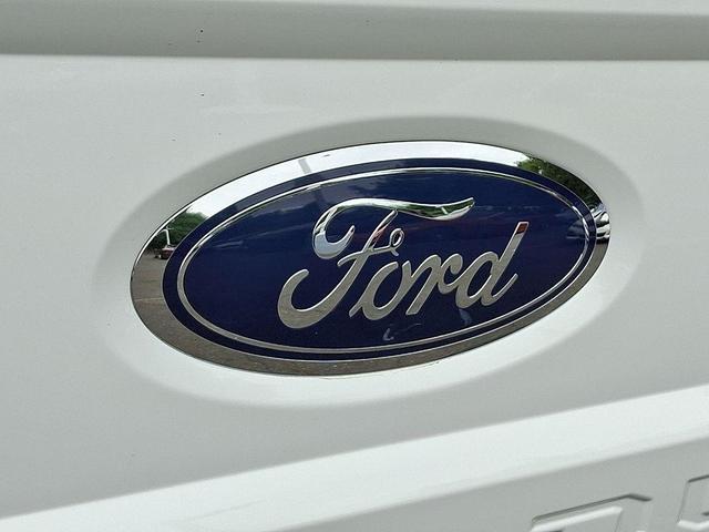 Photo of 2017 Oxford White Ford F-250