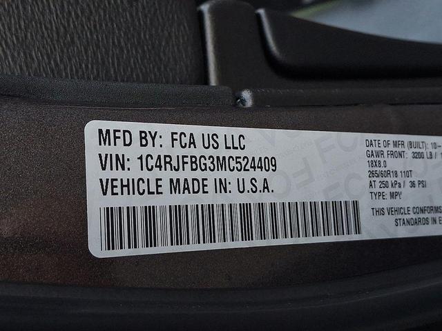 Photo of 2021 Granite Crystal Metallic Clearcoat Jeep Grand Cherokee